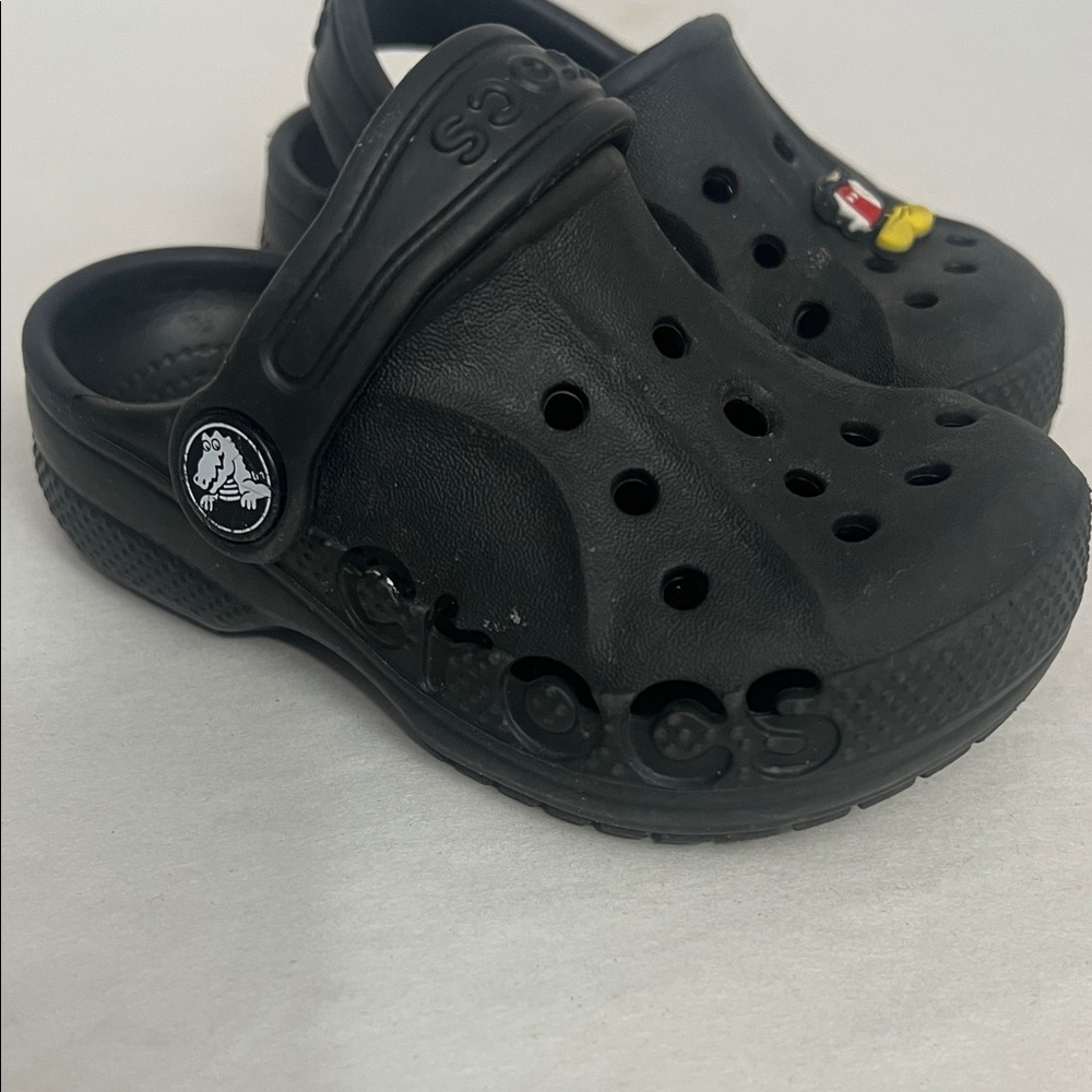 CROCS Kids Black Sandals sz 6 - Picture 2 of 16